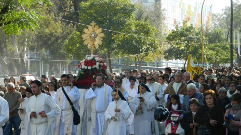 Preparativos para celebrar Corpus Christi con la procesión más importante del año