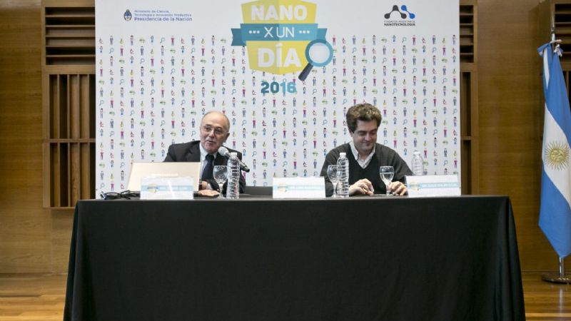 Haciendo ciencia en los laboratorios y en la escuela