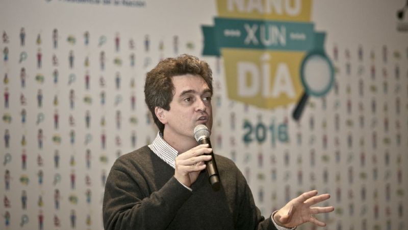 Haciendo ciencia en los laboratorios y en la escuela