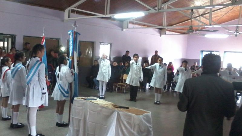 Promesa a la Constitución de alumnos de El Alto