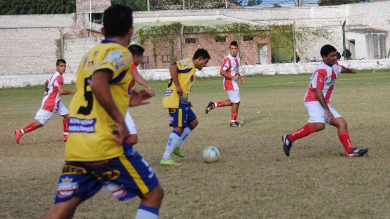 Sarmiento goleó a Ferro y es el primer clasificado en Capital