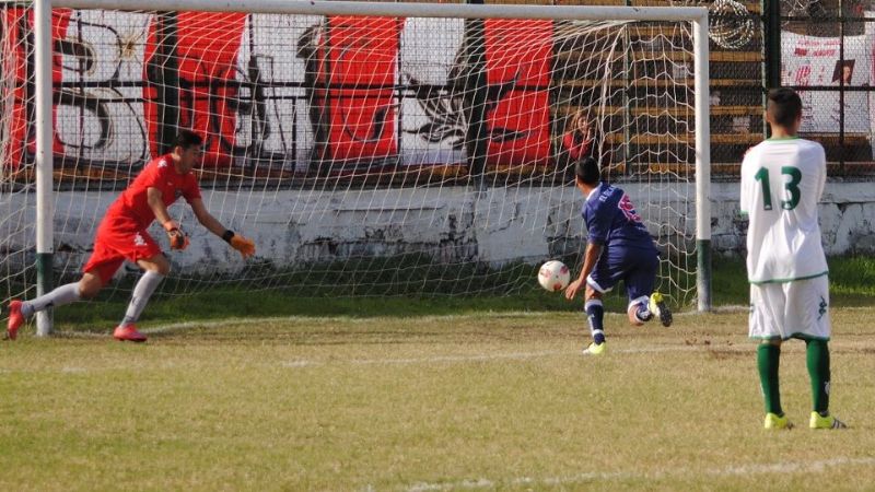 Sarmiento goleó a Ferro y es el primer clasificado en Capital