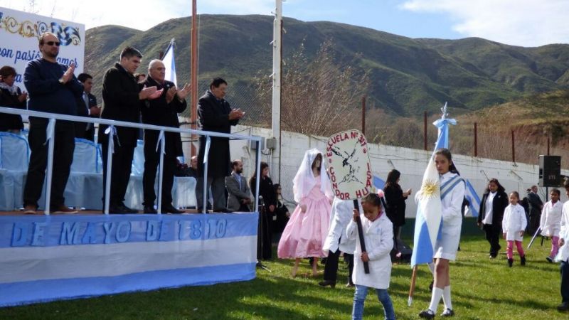 Octavio Gutiérrez celebró el cumpleaños de la Patria en Aconquija