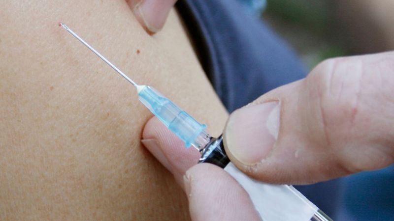 Quejas porque no hay vacunas para todos