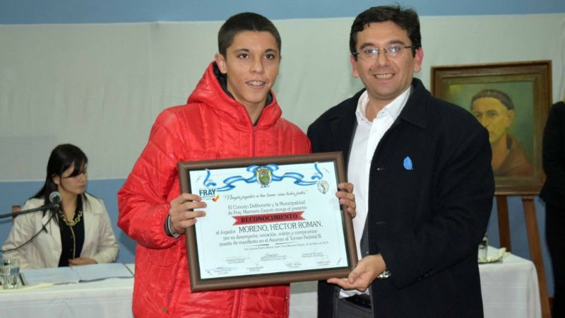 Entregan distinciones al Club Defensores de Esquiú