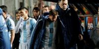 MESSI se retiró directamente al vestuario, y de allí fue trasladado a una clìnica.