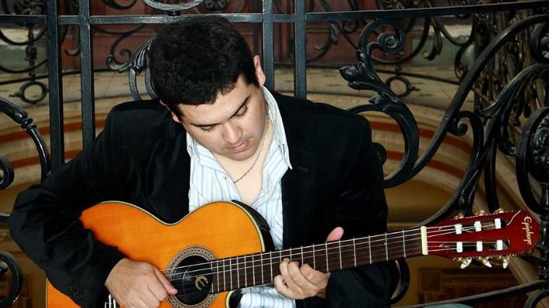 Músico recuperó sus instrumentos robados y agredeció por Facebook