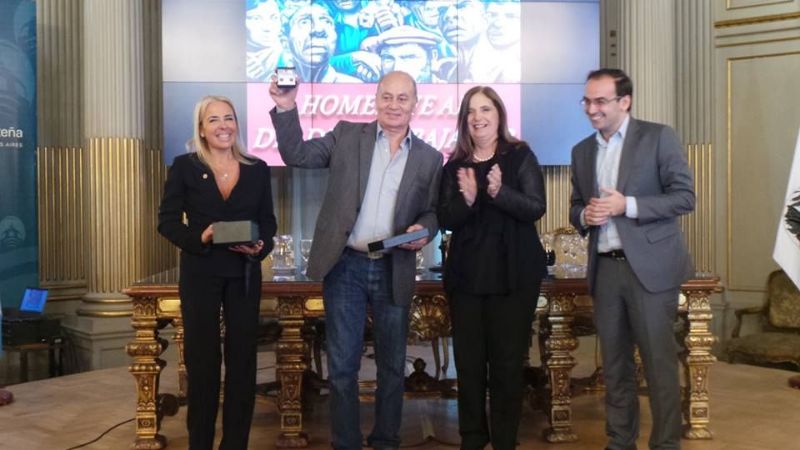 Reconocimiento de la Legislatura porteña a la trayectoria sindical de Venegas