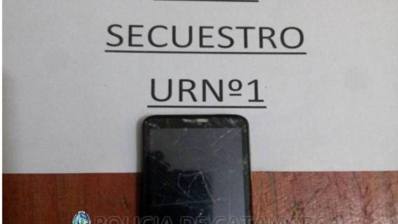 Arrebataron un teléfono y los demoraron
