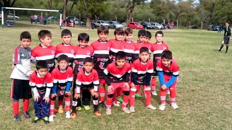 Buena “cosecha” de La Carrera ante el CA en las inferiores