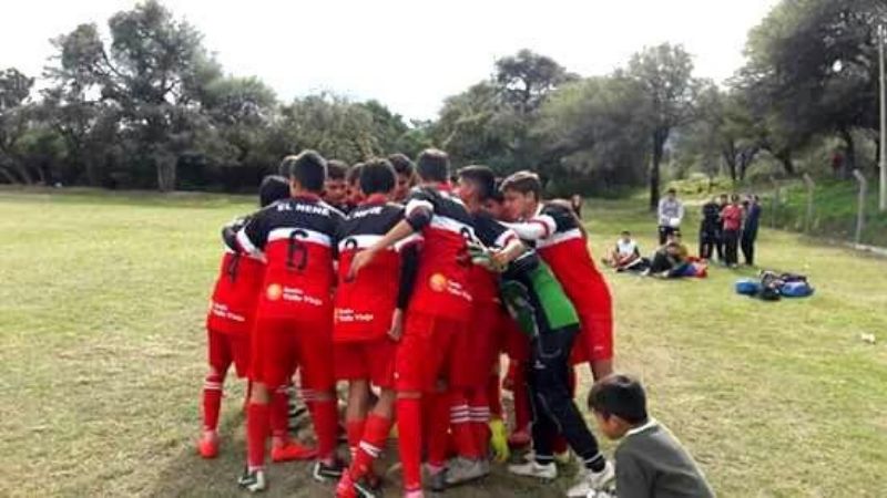 Buena “cosecha” de La Carrera ante el CA en las inferiores