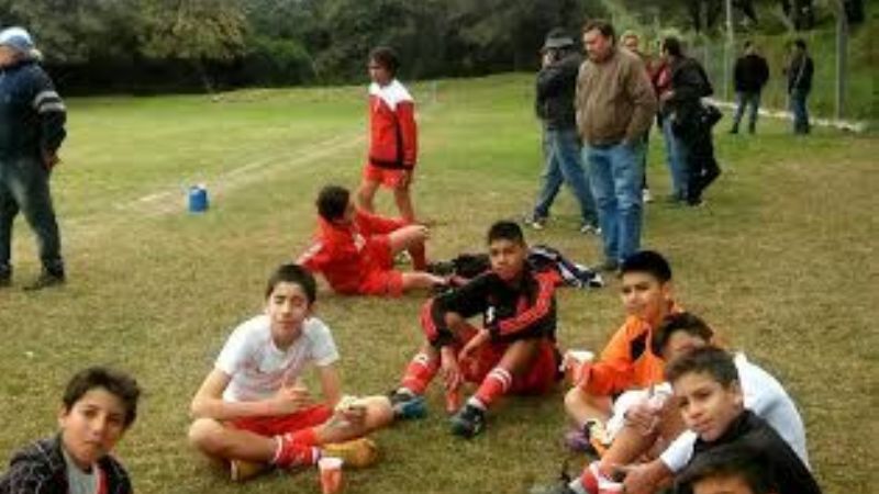 Buena “cosecha” de La Carrera ante el CA en las inferiores