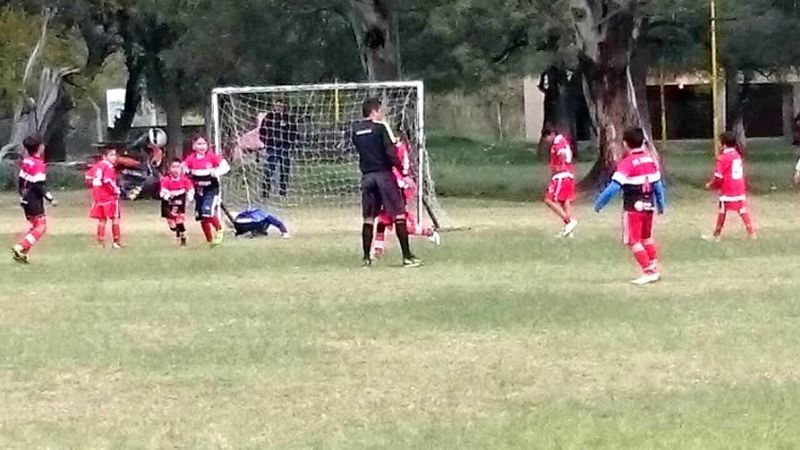 Buena “cosecha” de La Carrera ante el CA en las inferiores