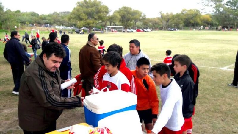Buena “cosecha” de La Carrera ante el CA en las inferiores