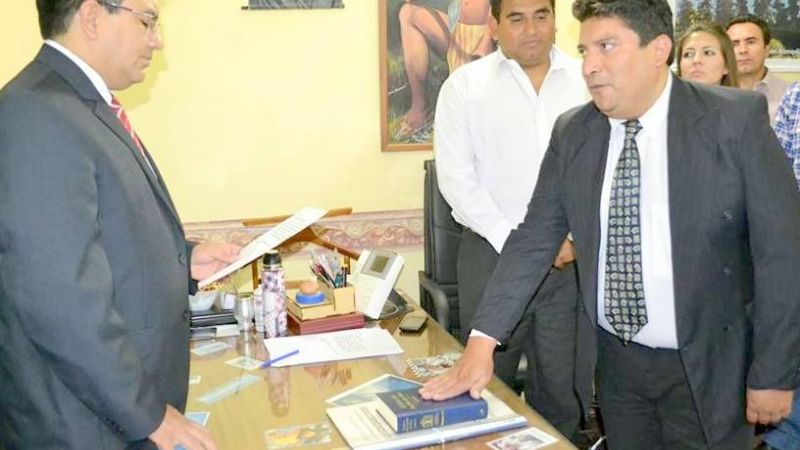 Páez echó a un funcionario por una foto