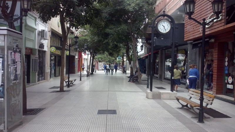 Los comercios buscan alternativas ante la crisis