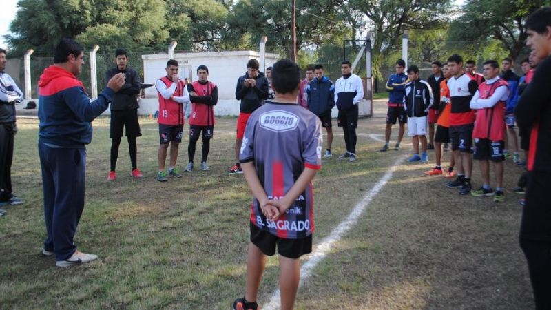 Defensores de Esquiú “puso proa” al torneo Federal “B”