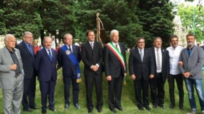 Inauguración del Monumento del Emigrante en Paderno del Grappa