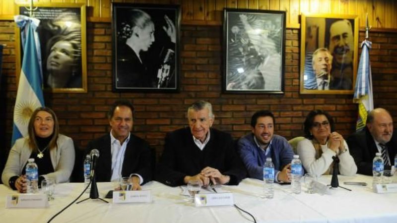 Lucía en la reunión del Consejo Nacional del PJ