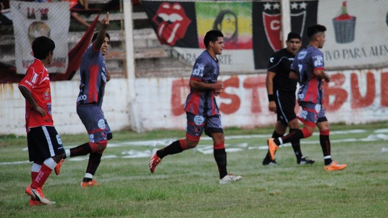 Defensores con árbitros salteños en la final ante Fraile Pintado