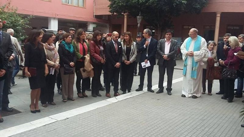 Placa homenaje en la Legislatura