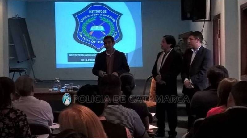 Capacitación Docente en el Instituto de Enseñanza Superior de la Policía