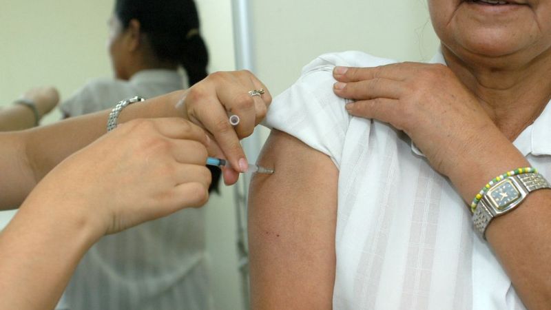 Escasas dosis de vacunas en El Alto