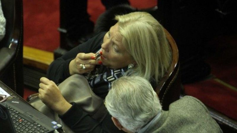 Carrió destrozó a Prat Gay por pedir perdón a los empresarios españoles
