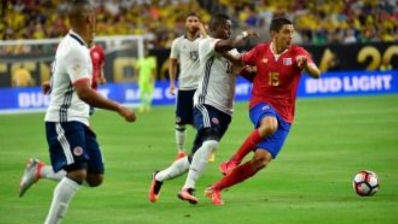 Costa Rica derrotó a Colombia, que clasificó detrás de Estados Unidos