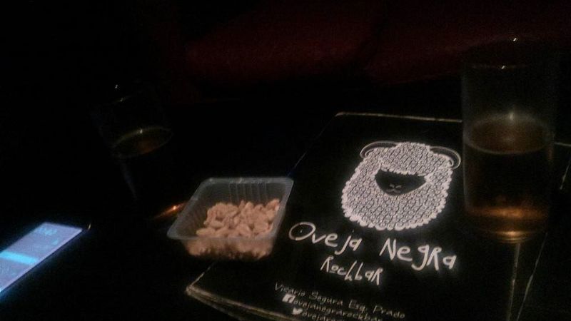 Mujer sacada causó disturbios en Oveja Negra