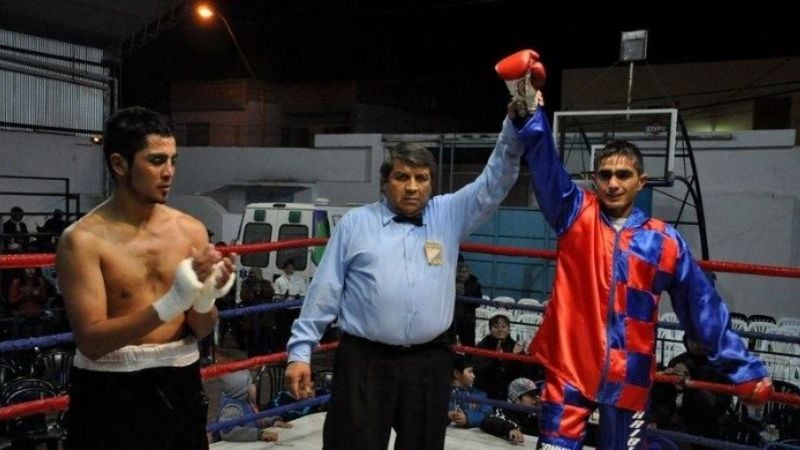 “Johnny” Herrera, por nocaut en el 3ro. ante  el santafesino Leiva