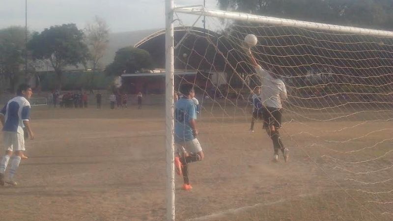 Entre “agrarios”, el “Depor” cosechó una goleada 4 a 0