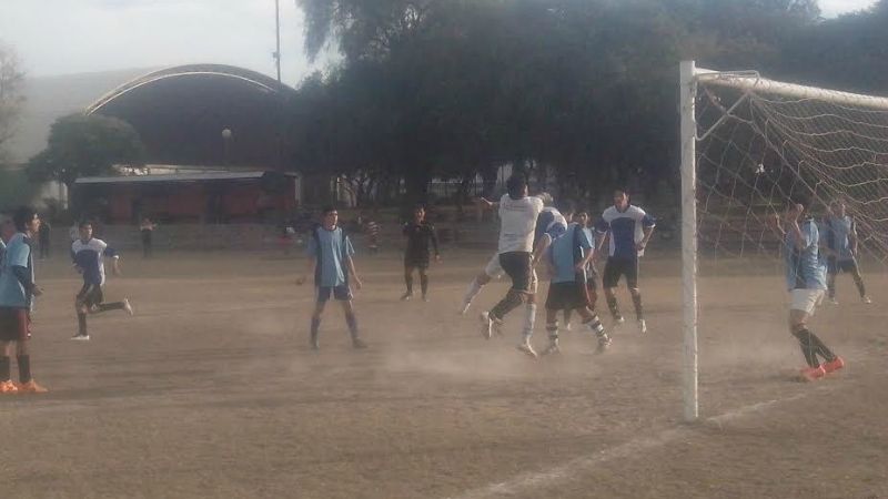 Entre “agrarios”, el “Depor” cosechó una goleada 4 a 0