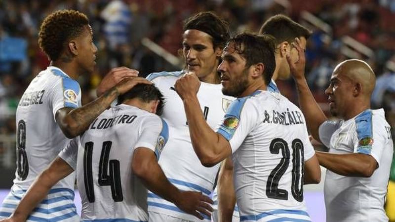 Uruguay goleó 3-0 a Jamaica en su despedida de la Copa América