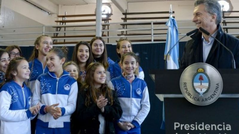 Oficializan reintegro del 40% de tarifas de luz a clubes de barrio