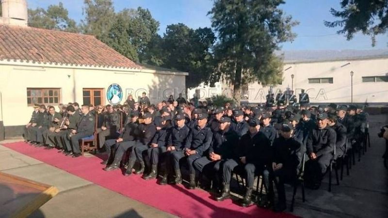 Entregaron títulos de Técnico Superior en Seguridad Pública