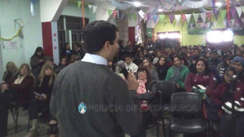 Dictan curso sobre la Revalorización de los Símbolos Patrios