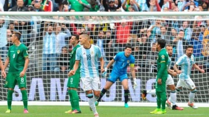 Argentina venció con comodidad a Bolivia y entró primero a 4tos de final