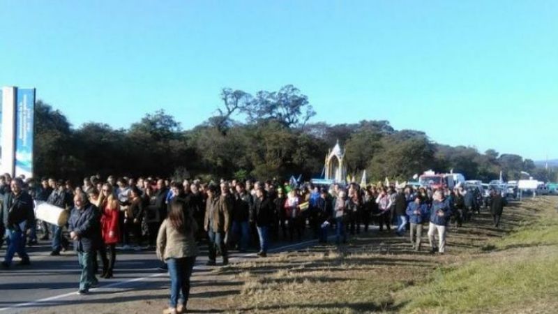 Multitudinario y emotivo recibimiento a la Virgen del Valle en el sur de Tucumán