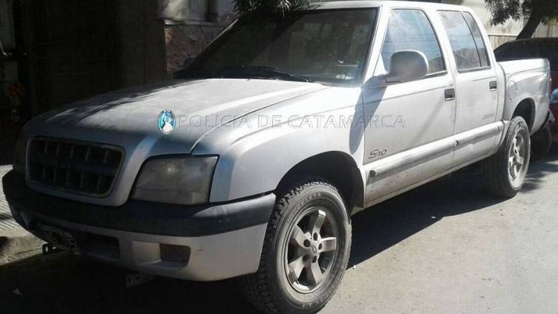 Encuentran en Catamarca una camioneta robada en Santa Cruz