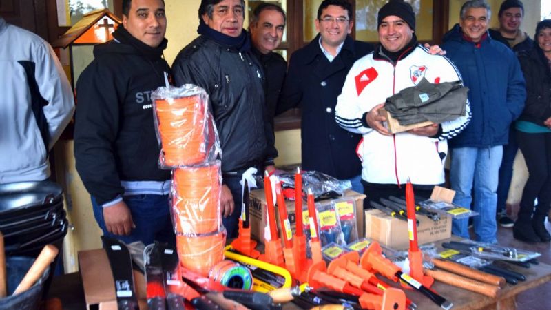 Entrega de indumentaria y equipamiento de trabajo en FME