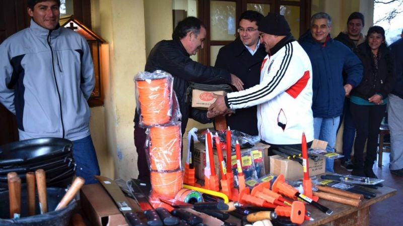 Entrega de indumentaria y equipamiento de trabajo en FME