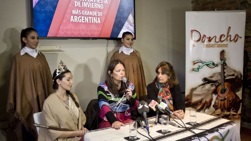 Presentaron la edición 2016 de la Fiesta del Poncho