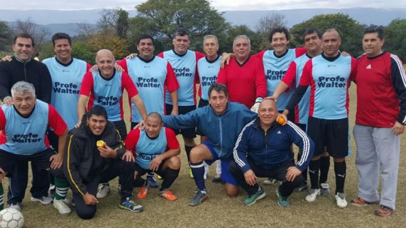 Abogados llegaron a la cima de Única venciendo a Contadores