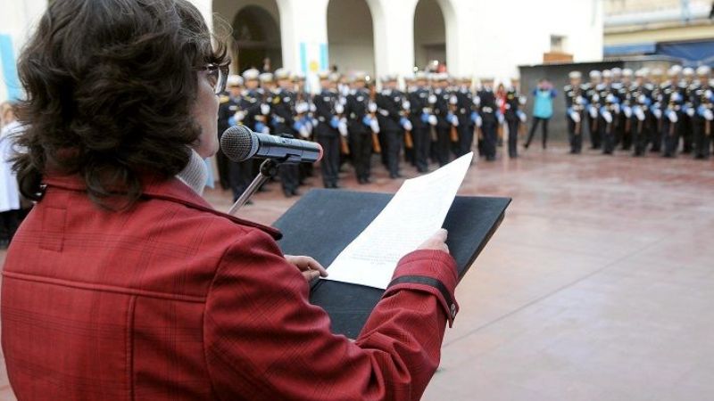 Emotiva ceremonia por el "Día de la Bandera"