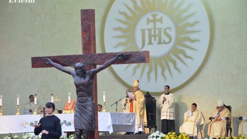 Miles de congresistas de todo el país participan del Congreso Eucarístico
