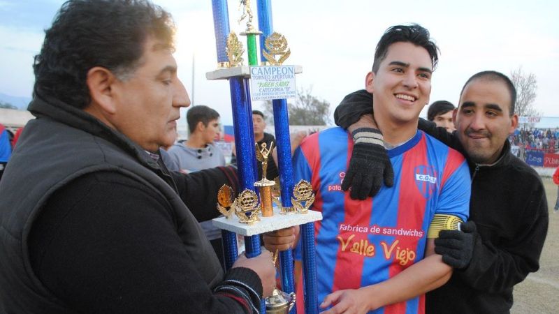 Obreros de San Isidro campeón del Apertura en la “B” chacarera