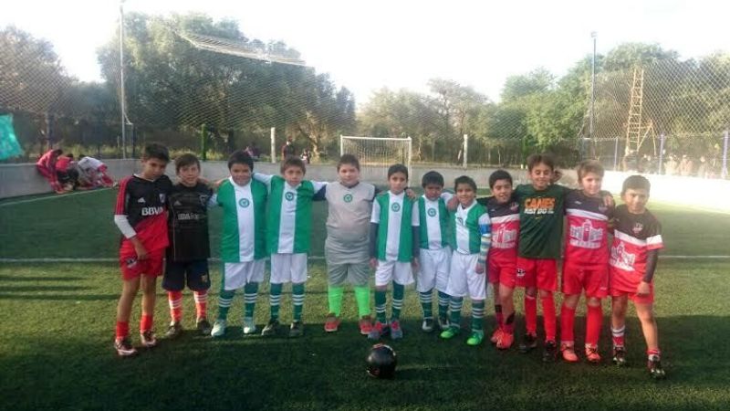 Intercambio deportivo de La Banda de River con Colegio Enrique Hood