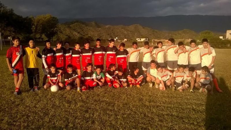 Intercambio deportivo de La Banda de River con Colegio Enrique Hood