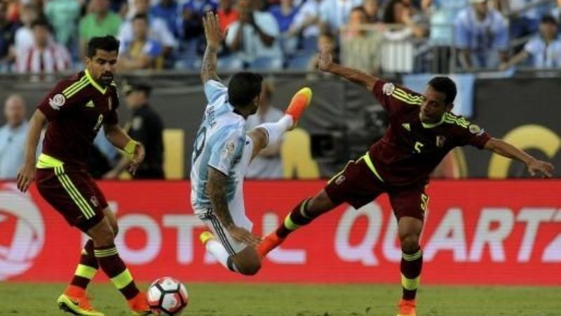 Argentina goleó 4-1 a Venezuela y avanzó a las semifinales